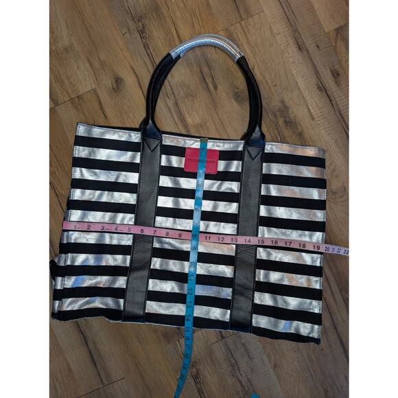 Victoria's Secret Women Handbags, Metallic Silver & Black Weekender Tote Bag - Picture 3 of 8